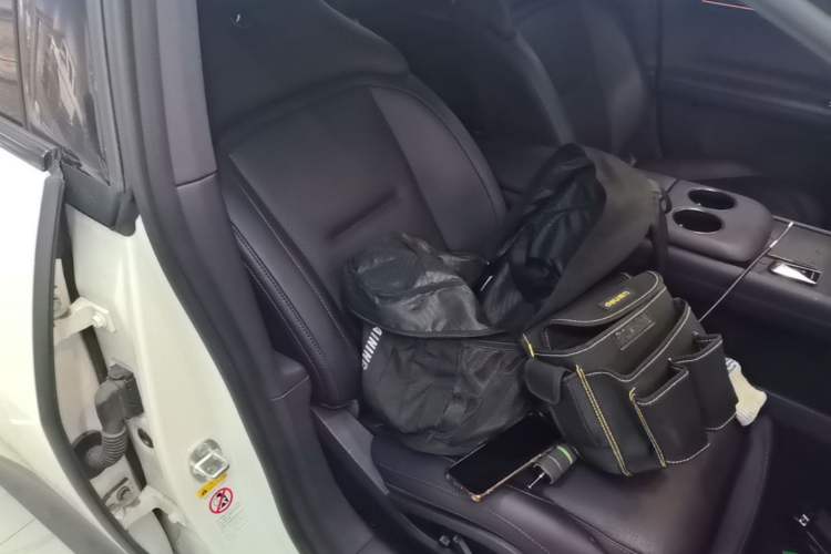 Used Avatr 06 2025 Ultra Pure Electric Edition Right Front Seat