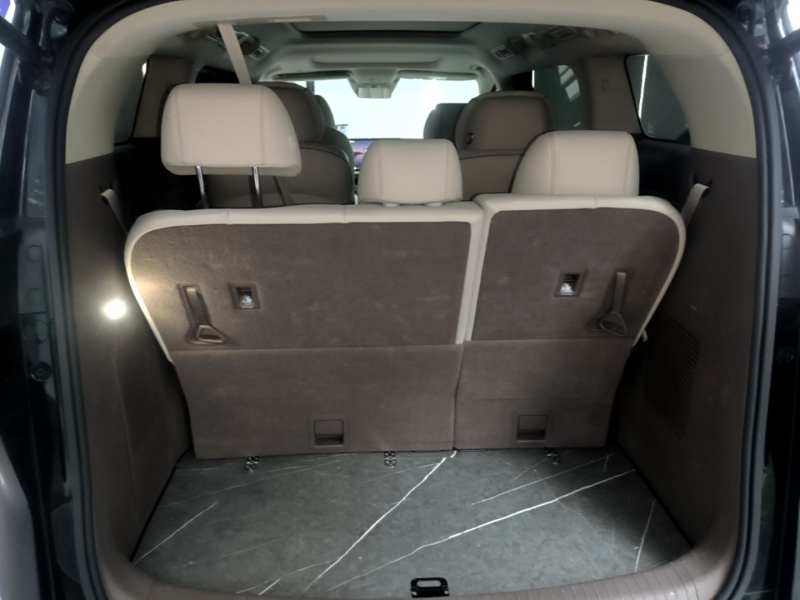 Used Denza D9 2022 DM-i 945 Luxury Model — 18