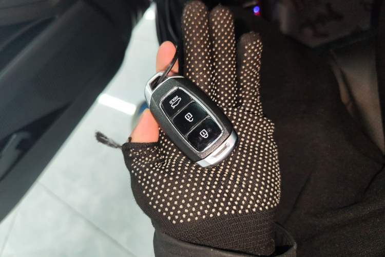 Used Hyundai Elantra 2022 1.5L CVT 20th Anniversary Edition
