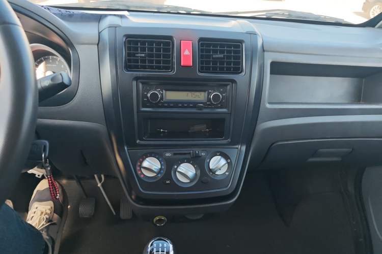 Used Nlmmotor Qiteng M70 2021 1.5L M70L Comfort Edition Audio And AC Panel