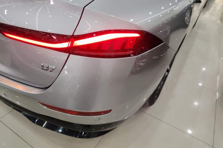 Used Roewe D7 2023 EV 510km Rear-Drive Excellence Edition Right Rear Taillight