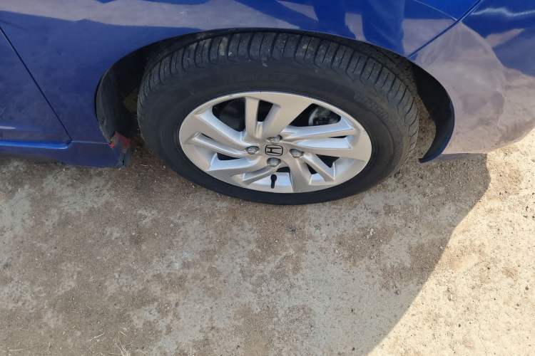 Used Honda Fit 2014 1.5L LX CVT Comfort Model Right Front Wheel Hub