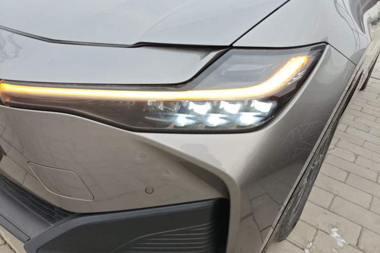 Used Toyota bZ3 2023 616 km Long-Range PRO
