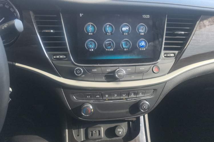 Used Buick Verano 2019 Sedan 20T Dual-Clutch Leading Model Audio And AC Panel