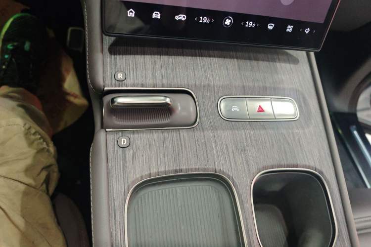 Used Nio ES7 2022 75 kWh Gear Lever