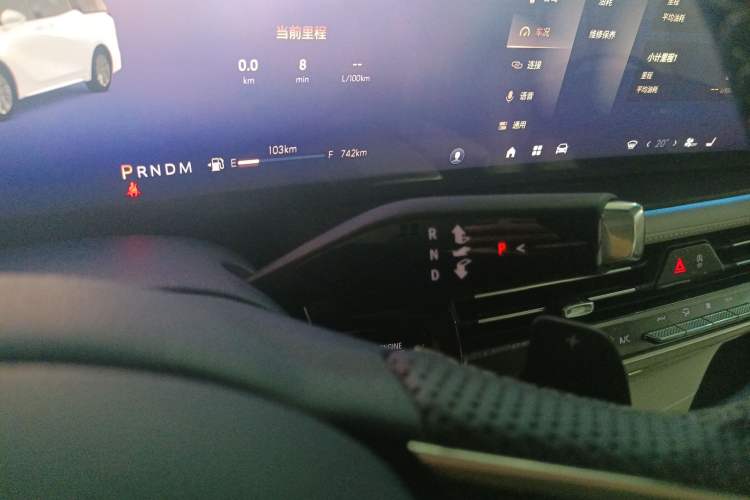 Used Buick Century 2025 2.0T Seven-Seater Yinshi Edition Gear Lever