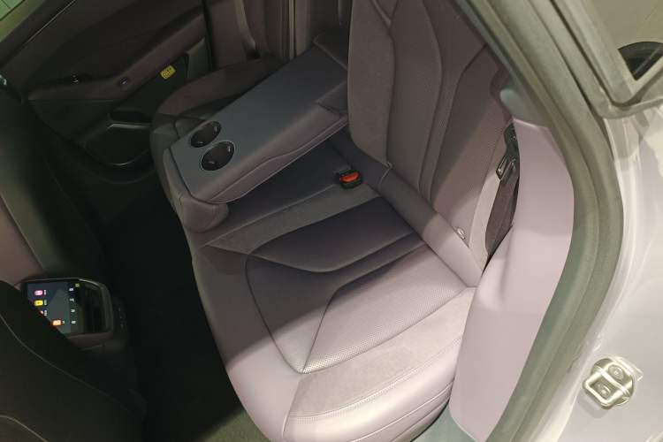 Used XPeng P7 2025 Model—750 All-Wheel-Drive High-Performance Ultra Left Rear Seat