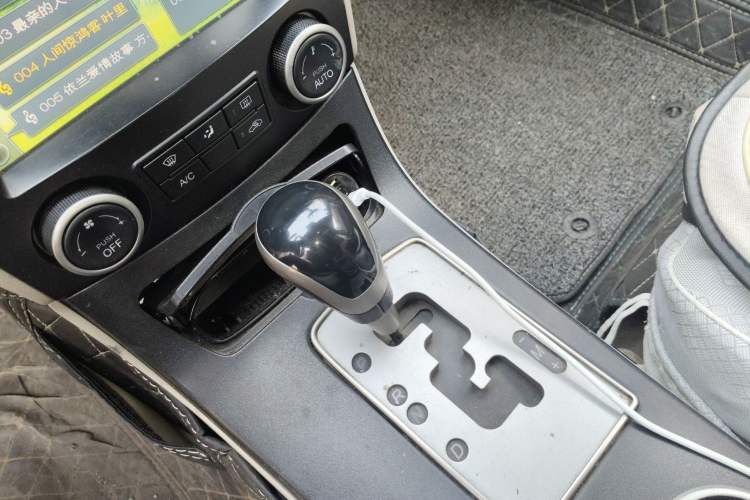 Used Bestune B70 2011 2.0L Automatic Fashion Version