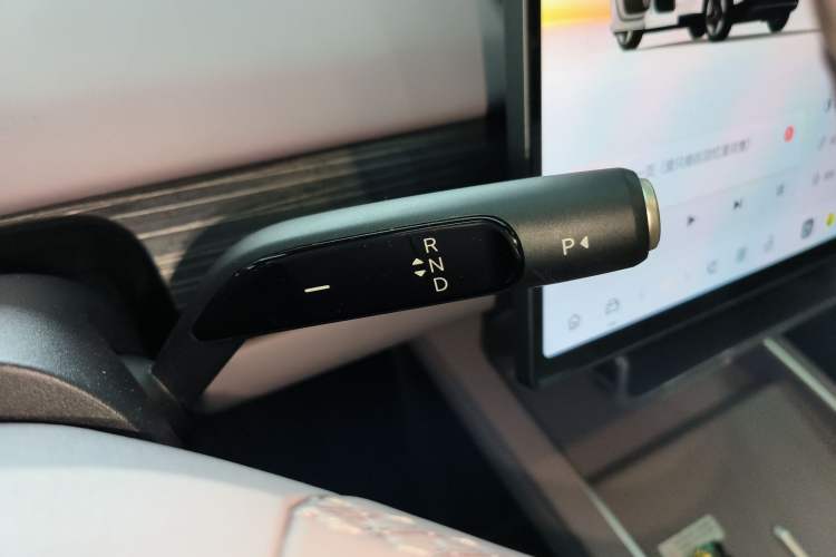 Used ONVO L60 2024 60 kWh Rear-Drive Version Gear Lever