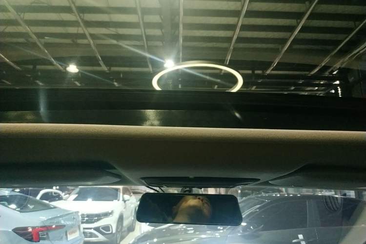 Used Honda Vezel 2020 1.5L CVT Elite Edition Headliner