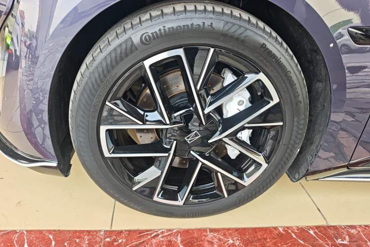 Used Avatr 06 2025 Ultra Pure Electric Edition Exterior 4