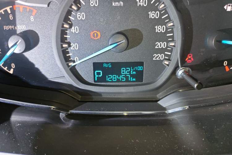 Used Ford Escort 2015 1.5L Automatic Fashion Model Odometer Close Up