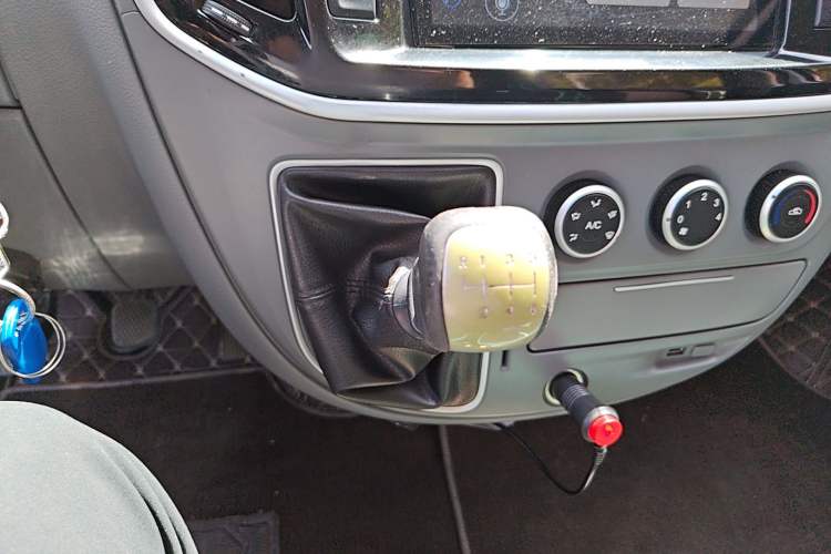 Used SAIC MAXUS Xintu V80 
