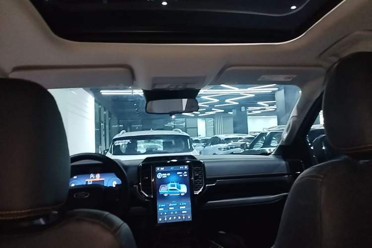 Used Ford Ranger 2023 Trailblazer 4x4 Automatic Version – Gasoline Headliner