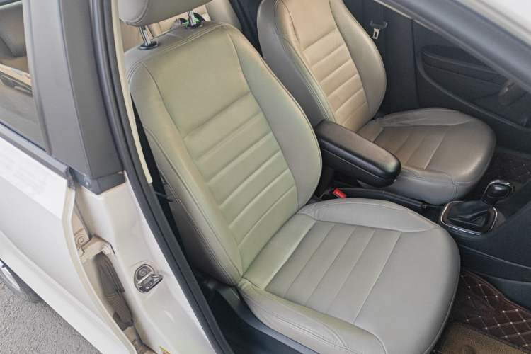 Used Volkswagen Polo 2014 1.6L Automatic Comfort Edition Right Front Seat