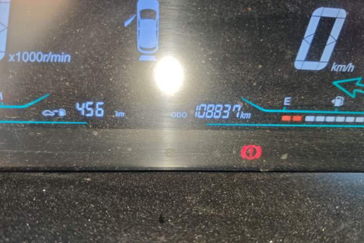 Used CHANGAN KAICHENG Oushang A600 2016 1.5L Manual Luxury 7-Seater Odometer Close Up