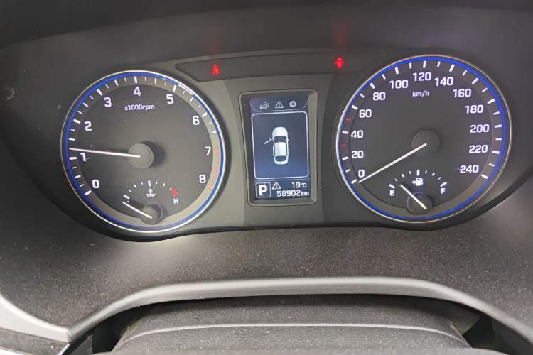 Used Hyundai Mistra 2014 1.8L Automatic Smart GLS Instrument Cluster