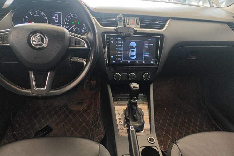 Used Skoda Octavia 2016 1.6L Automatic Smart Drive Edition Audio And AC Panel