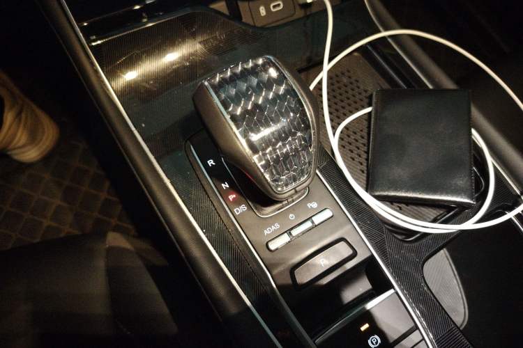 Used GAC Trumpchi GS4 PLUS 2023 390T Automatic Nebula Edition Gear Lever