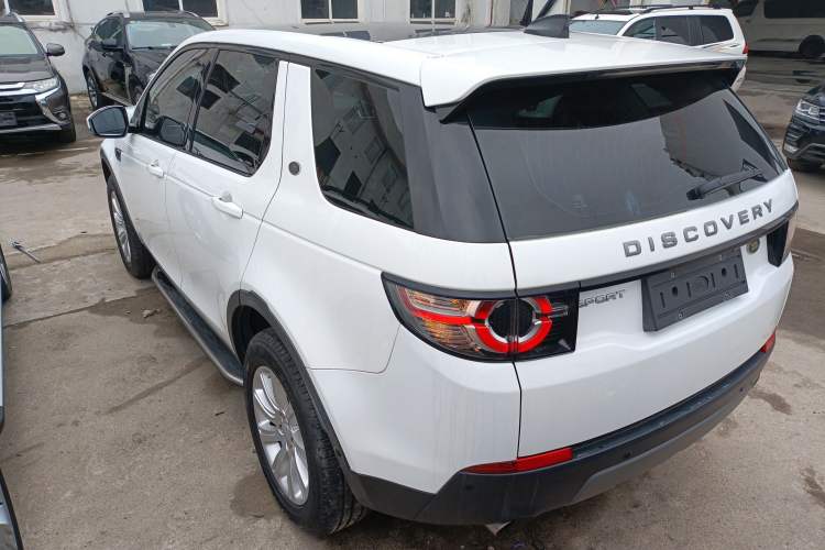 Used Land Rover Discovery Sport 2017 2.0T SE Rear Left 45 Deg
