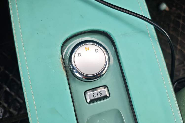 Used CHANGAN NEVO Lumin 2022 210km Sweet Edition Gear Lever