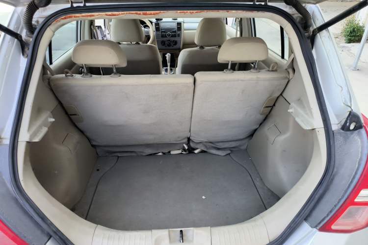 Used Nissan Tiida 2008 1.6L Automatic Fashion Edition Trunk