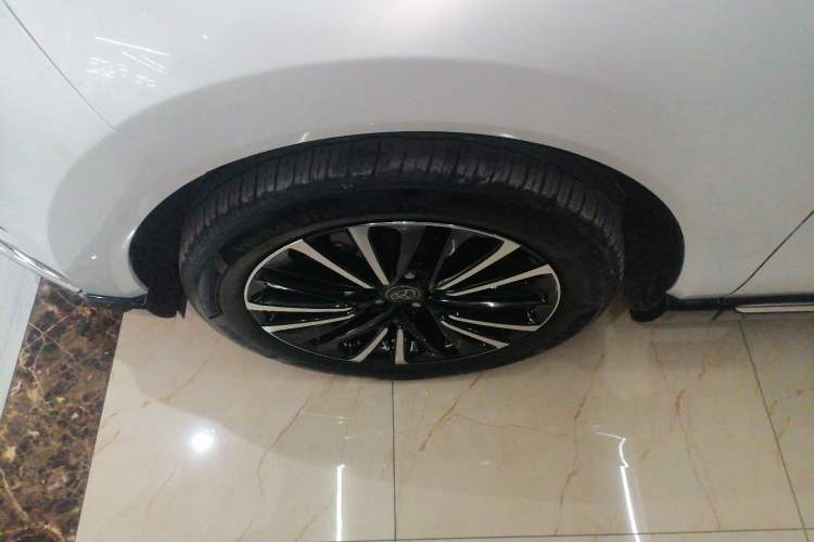 Used Toyota Venza 2022 2.0L CVT Two-Wheel Drive Prestige Edition Left Front Wheel Hub