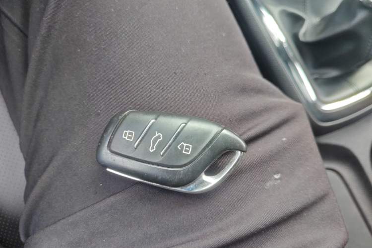 Used Roewe i5 2020 1.5L Manual 4G Connect Leehao Flagship Edition Vehicle Key