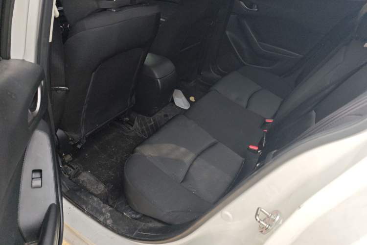 Used Mazda 3 Axela 2017 Sedan 1.5L Automatic Comfort Model Emission Standard China V
