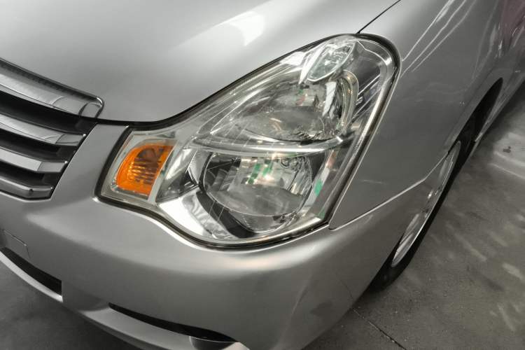 Used Nissan Sylphy 2012 Classic 1.6XE Automatic Comfort Edition Left Front Headlight