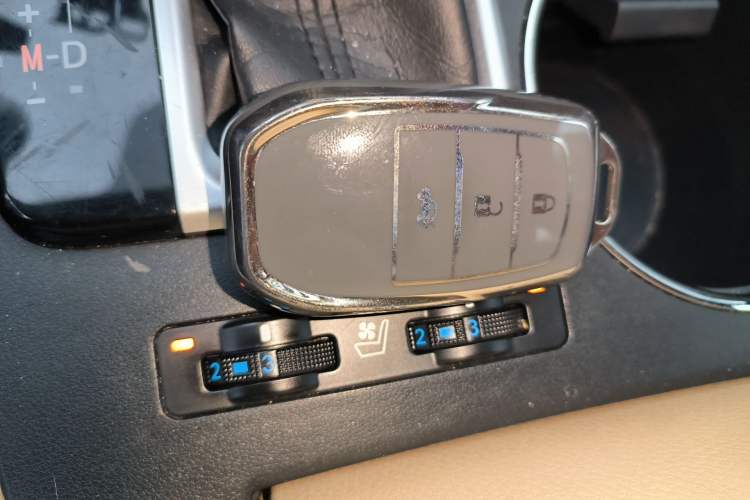 Used Toyota Highlander 2015 2.0T Four-Wheel Drive Ultimate Edition 7-Seater
