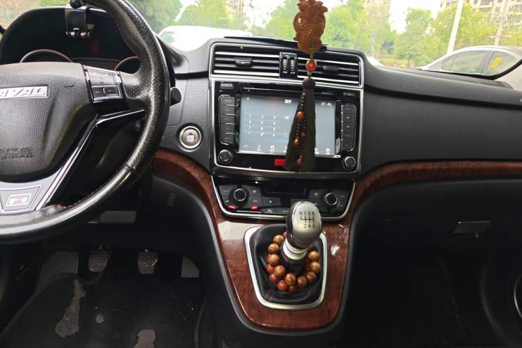 Used Haval H6 2017 Red-Label Sport Edition 1.5T Manual Two-Wheel Drive Prestige Model Audio And AC Panel