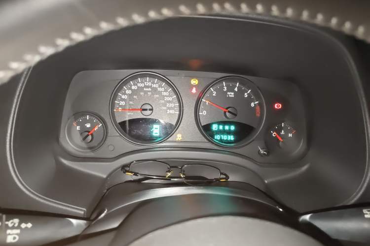 Used Jeep Compass 2013 2.4L four-wheel-drive sport version