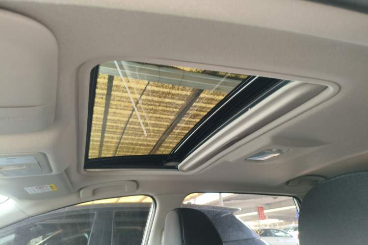 Used Nissan Tiida 2024 1.6L CVT Cool Dynamic Edition Headliner