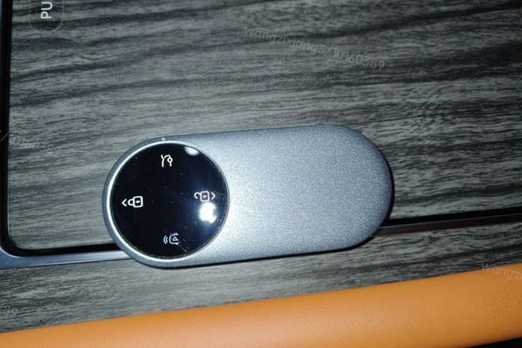 Used Hima AITO M9 2025 Extended-Range Ultra Version 52 kWh 5-Seater Edition Vehicle Key