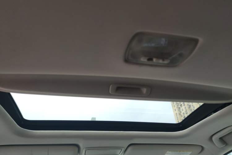 Used Honda CR-V 2012 2.4L four-wheel drive luxury version Headliner