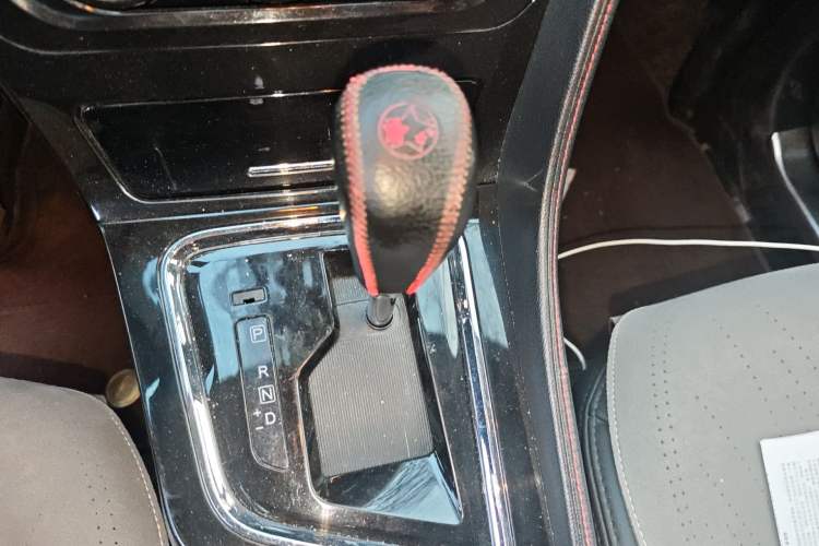 Used Venucia T70 2018 2.0L CVT Smart Edition
