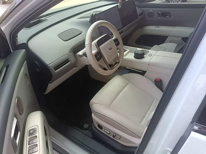 Used Li Auto i6 2025 Model Two-Wheel-Drive Standard Type — 15