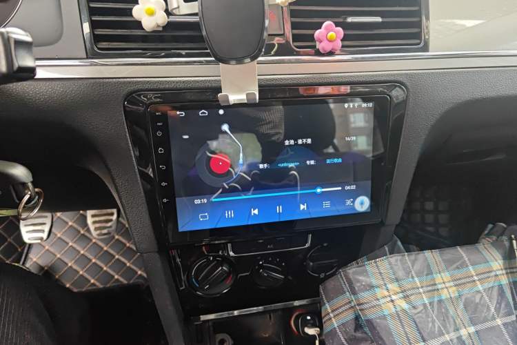 Used Volkswagen Bora 2015 Value Edition 1.6L Manual Fashionable Style
