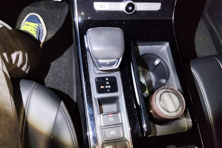 Used Roewe RX5 MAX 2021 Supreme Series 400TGI Automatic Smart Cabin Prestige Edition
