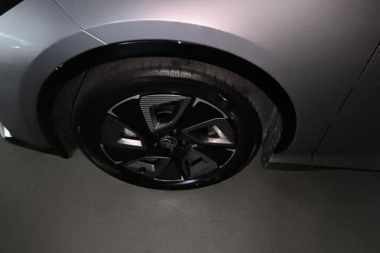 Used Toyota bZ3 2024 517 km Elite PRO Left Front Wheel Hub