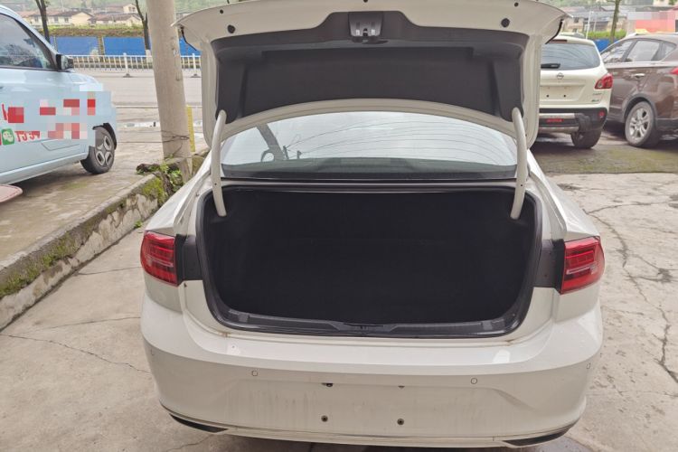 Used Volkswagen Lamando 2019 230TSI DSG Fashion Edition China VI Trunk