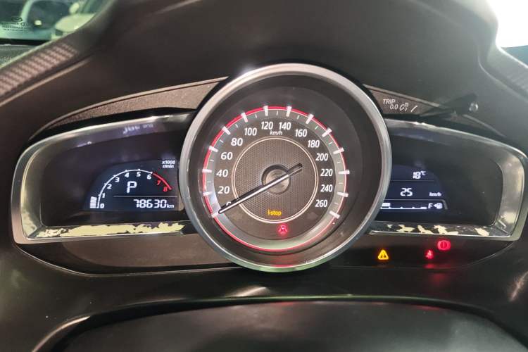 Used Mazda Mazda 3 Axela 2016 Hatchback 1.5L Automatic Luxury Model