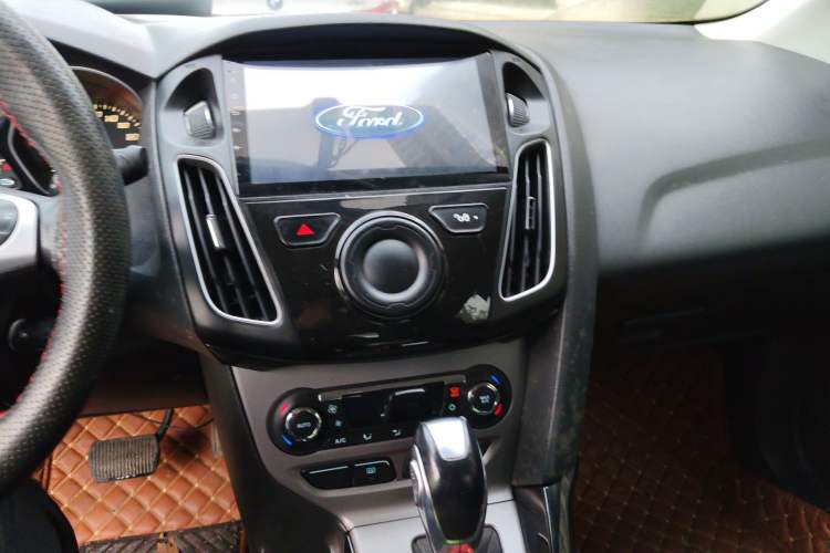 Used Ford Focus 2012 Sedan 1.6L Automatic Fashion Edition