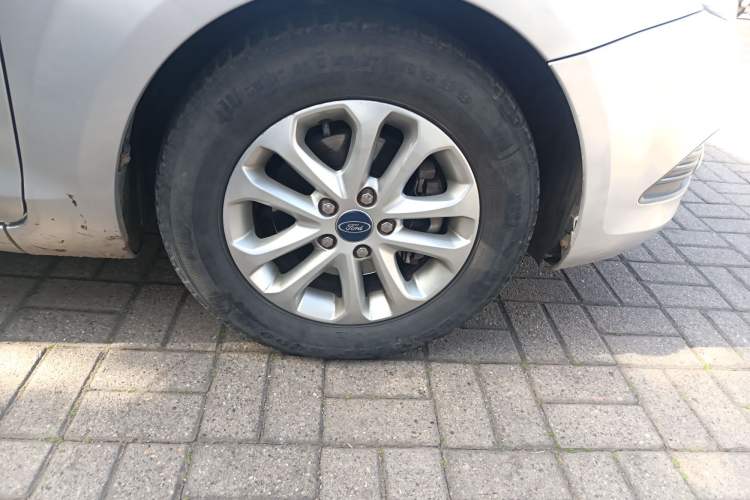 Used Ford Focus 2013 Sedan Classic 1.8L Manual Base Model
