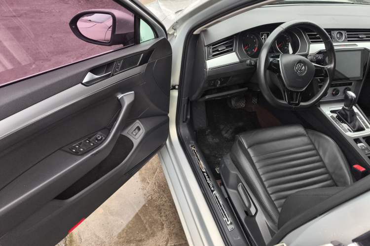 Used Volkswagen Magotan 2018 280TSI DSG Comfort Model