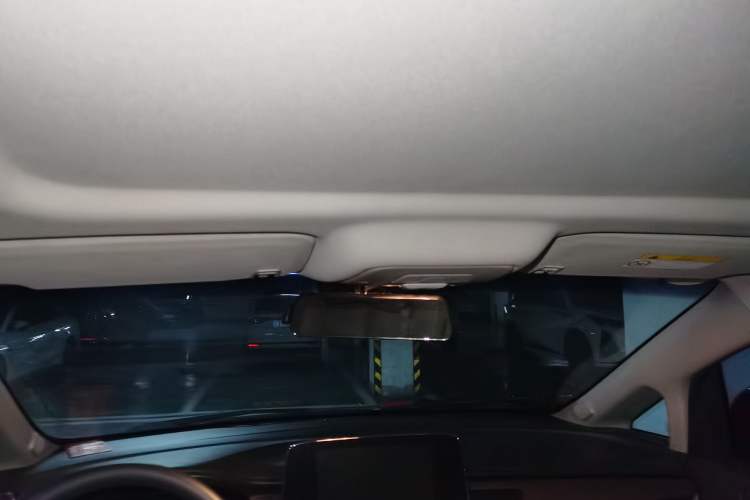 Used Buick GL8 2020 Land Cruiser Executive Class 652T Comfort Model
