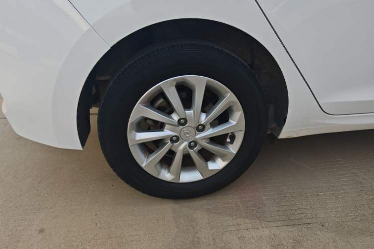 Used Hyundai Verna RV 2017 1.4L Automatic Cool Edition GLS China V Emission Standard Right Rear Wheel Hub