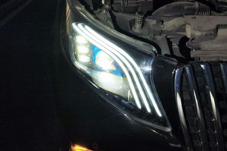 Used Mercedes-Benz Vito 2023 2.0T Business Version 7 Seats Exterior 6