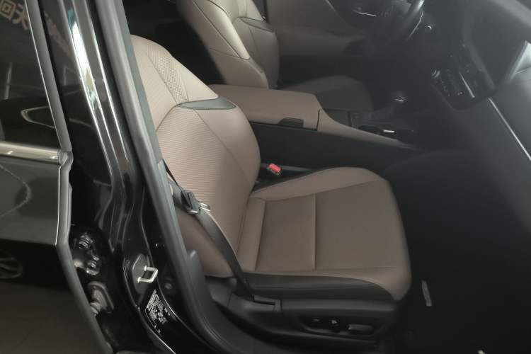 Used Lexus ES 2023 200 Excellence Edition Right Front Seat